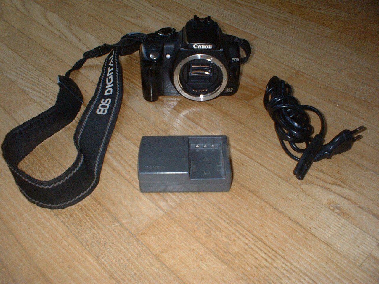 Canon Fotocamera: Canon EOS 350 D Body – Usato da Brüttisellen venduto da fsi_85x7