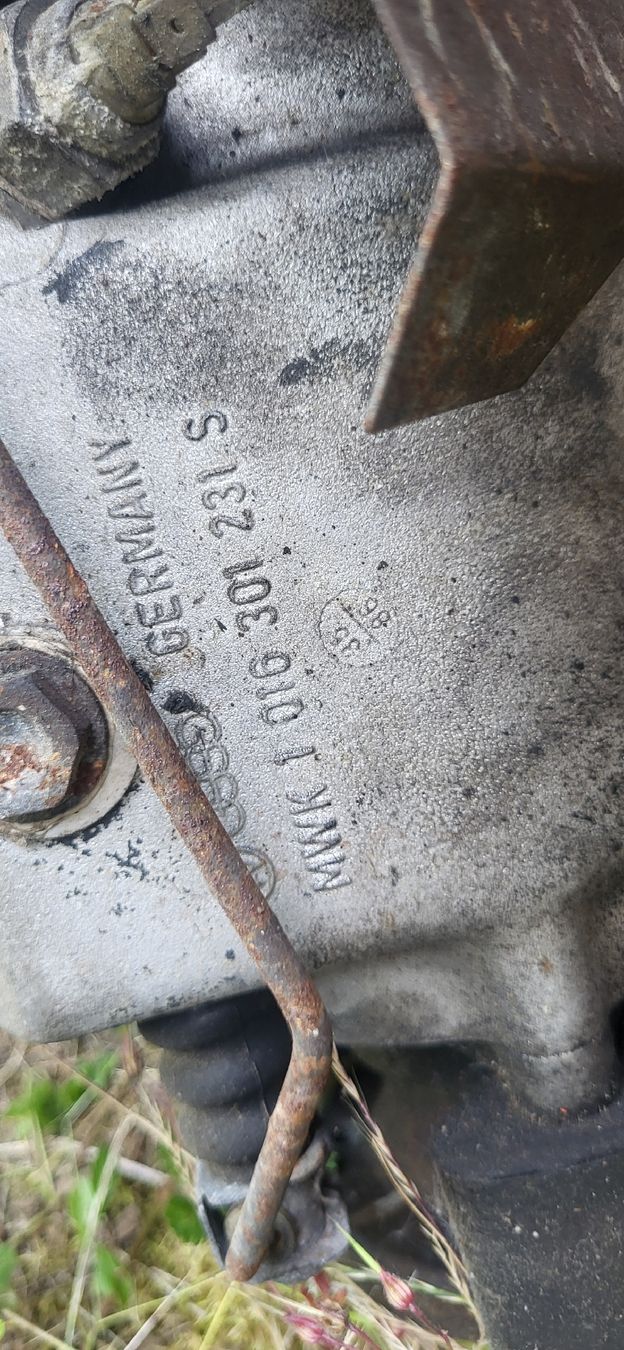 VW Autres accessoires p. véhicule: Getriebe Quattro Syncro Passat 32b t85 – D'occasion à Boswil par audi90quattroturbo 2