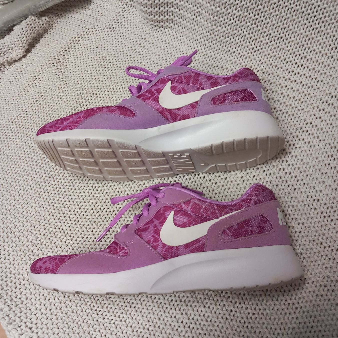 Nike Scarpe da donna: Nike Sportschuhe Gr.38 – Usato da Gwatt (Thun) venduto da umwelt-brocki