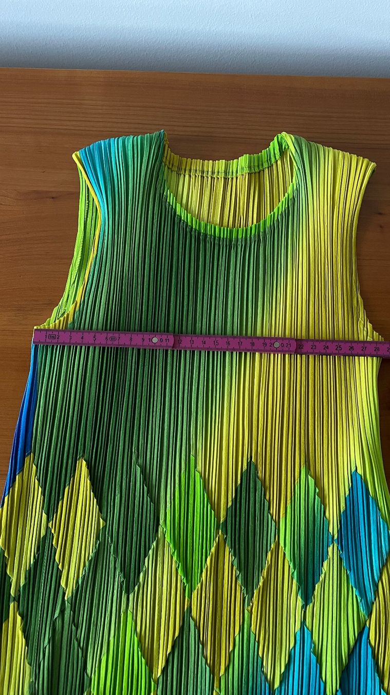 Robes: ISSEY MIYAKE – D'occasion à Zürich par Aicrem 1