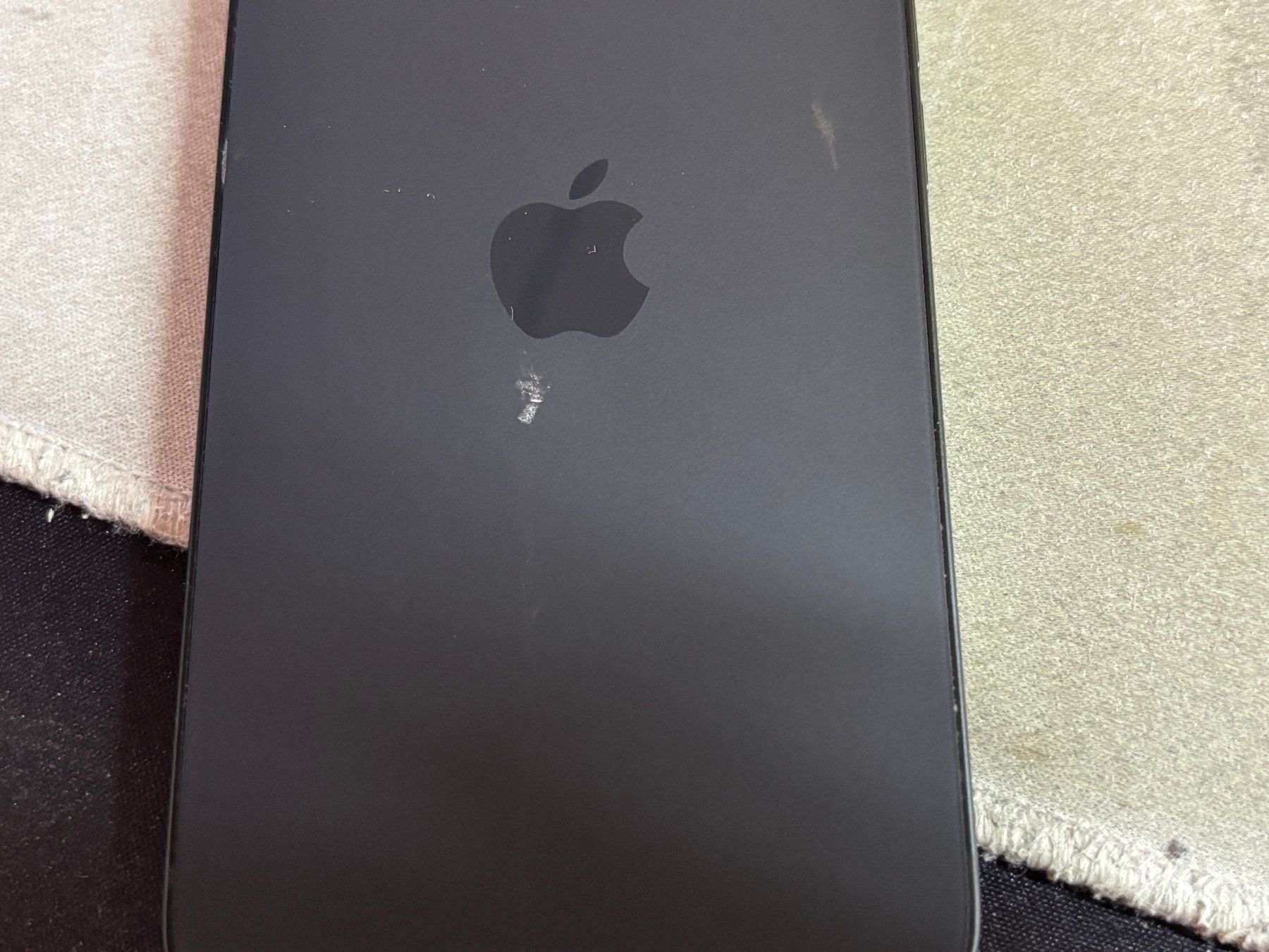Apple Portables: Iphone 16E 128Gb – D'occasion à Au SG par bah_6f5w 2