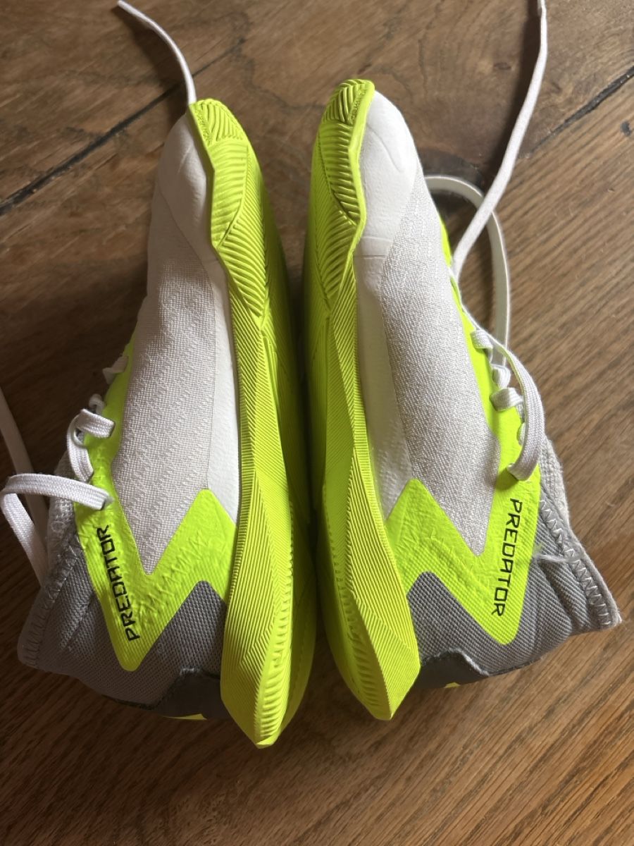 Adidas Chaussures garçon: Adidas Predator Hallenschuhe Grösse 32 – D'occasion à Engelberg par Reslisport 2