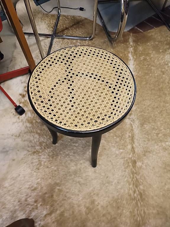 Hocker: Vintage bistro Hocker wiener Geflecht – Gebraucht aus Zürich von style-and-design.zh 2
