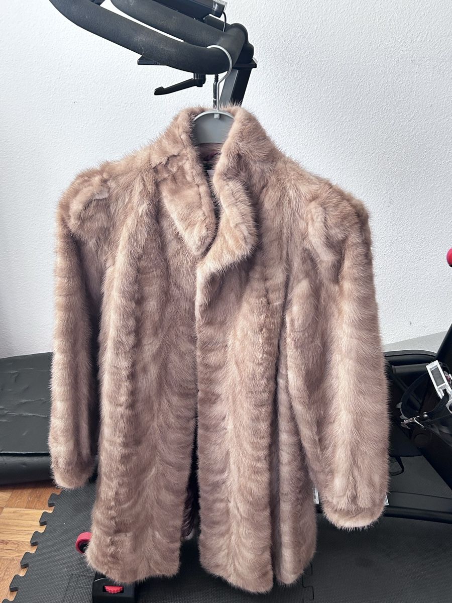 Manteaux: Echte Pelzmantel Grösse S/M – Neuf (Voir description) à Schliern b. Köniz par need-it