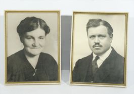2 alte gerahmte Portraits / Brustbilder 40er-Jahre 19x25cm
