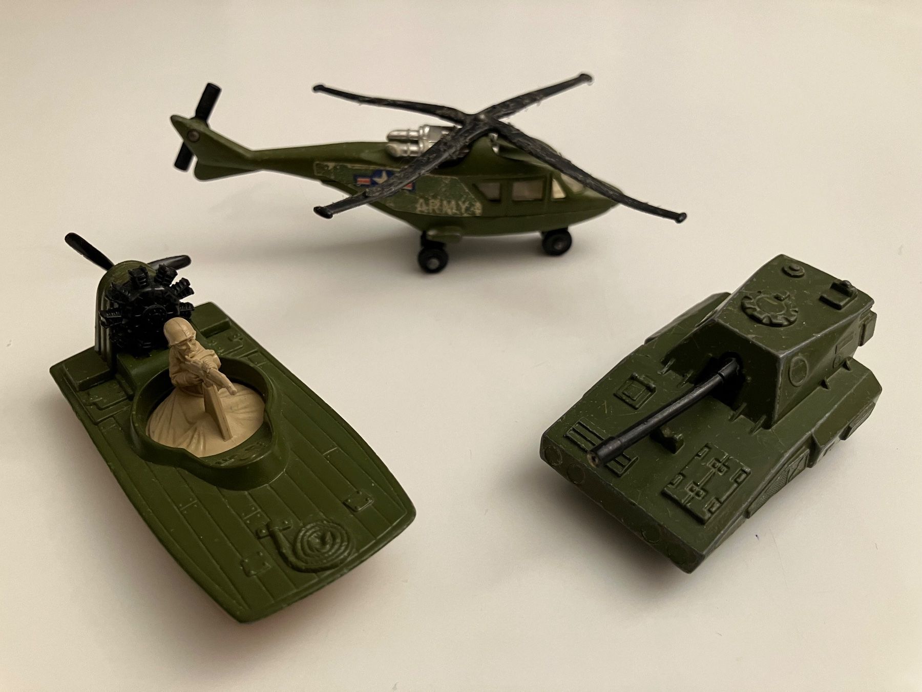 Matchbox Giocattoli: Matchbox Panzer, Heli & Sumpfboot – Usato da Zürich venduto da Kue_Zuerich