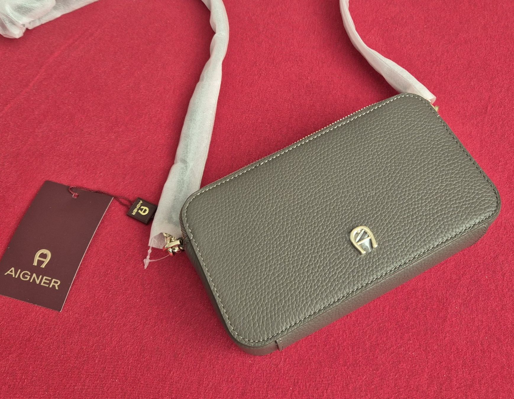 Aigner Borse da donna: Aigner Leder Handytasche Diadora – Nuovo (secondo la descrizione) da Dielsdorf venduto da Tombu 1