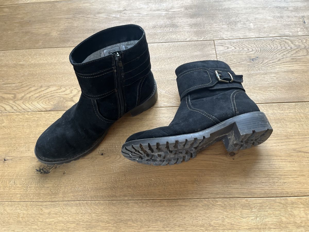 Graceland Scarpe da donna: Graceland Black Suede Warm Winter Boots Size 39 – Nuovo (secondo la descrizione) da Gümligen venduto da caron__ 2