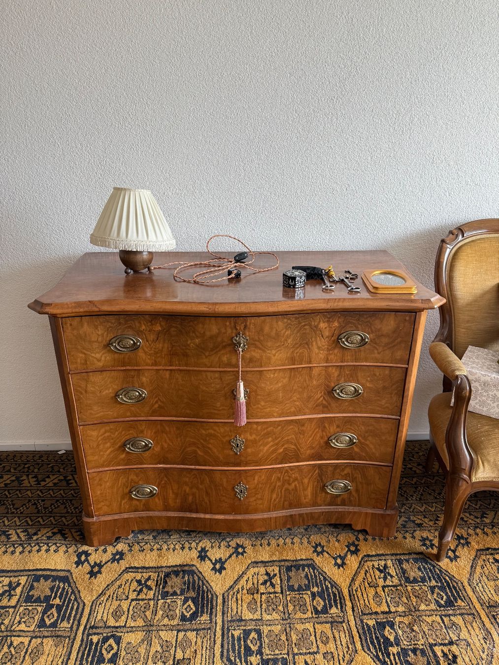 Kommoden: Kommode Barock geschweift, Nussbaum – Gebraucht aus Bülach von sil_6hbc