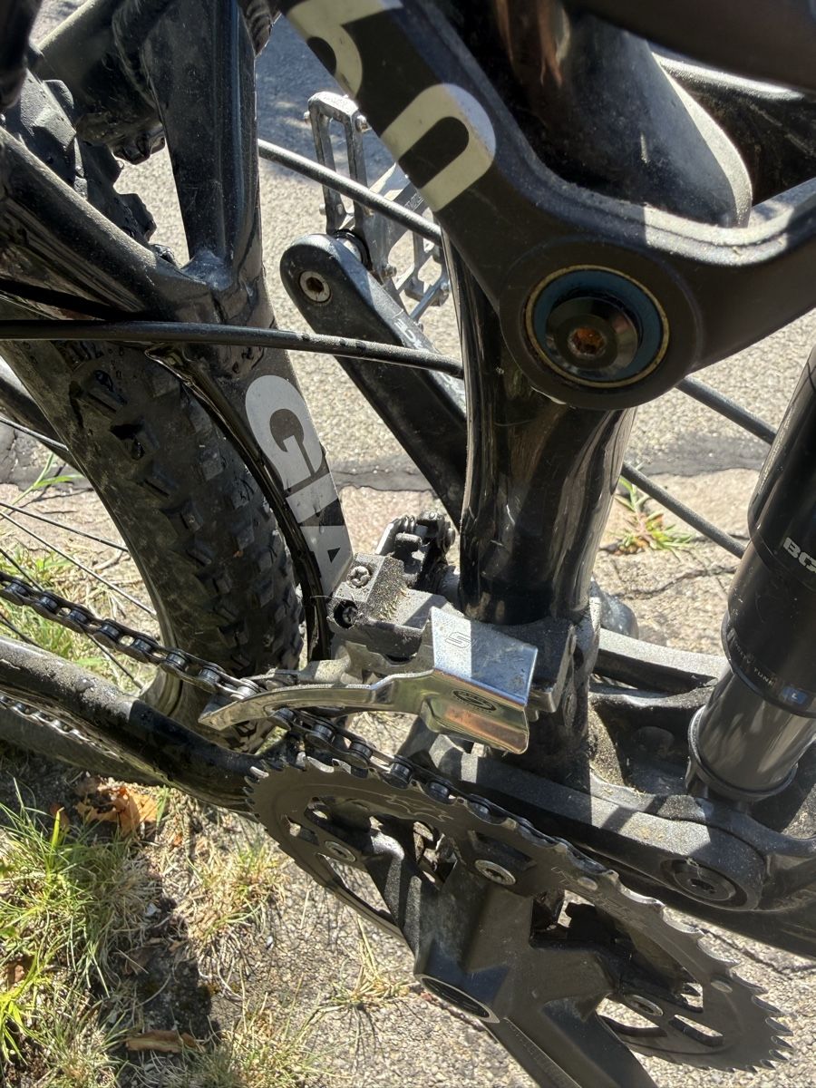 Giant Velos: Giant Mountainbike – Defekt aus Neftenbach von Reti13 7