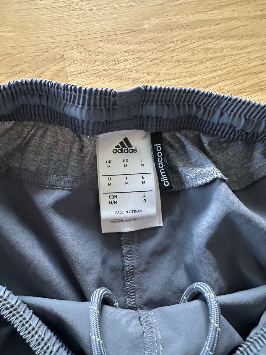 Adidas Pantalons: Short Adidas Real Madrid Climacool Taille M – D'occasion à Boécourt par Mv898 6