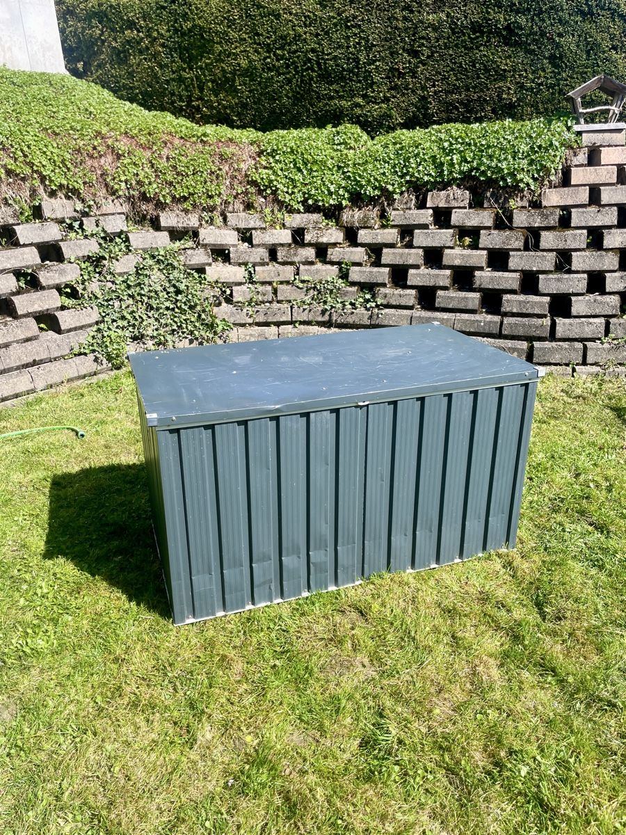 Auflagenboxen: Gartenbox/Aufbewahrungsbox aus Metall – Gebraucht aus Bern von  4