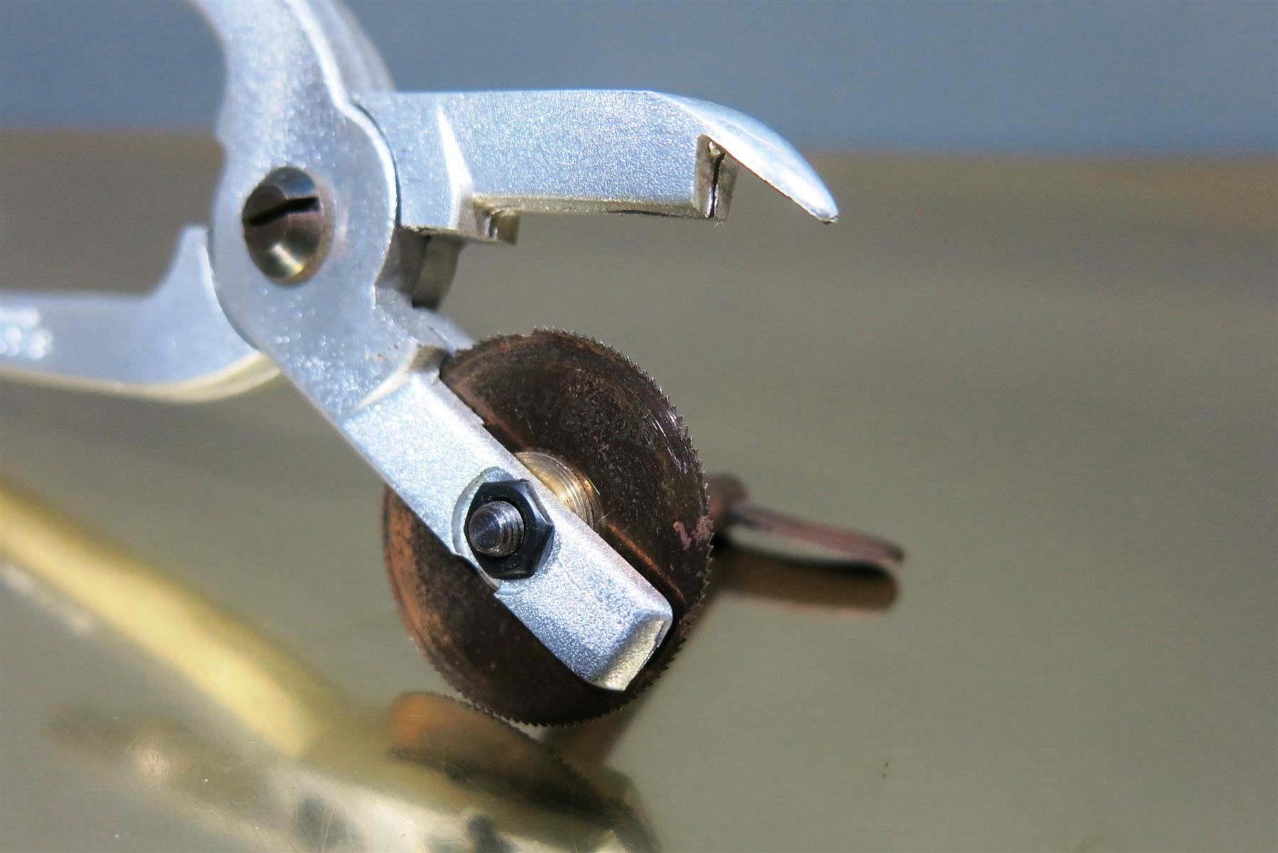 Bergeon Alle Werkzeuge: Ringaufsägezange Bergeon 30410 Das S – Gebraucht aus Laufenburg von Sirluger 3