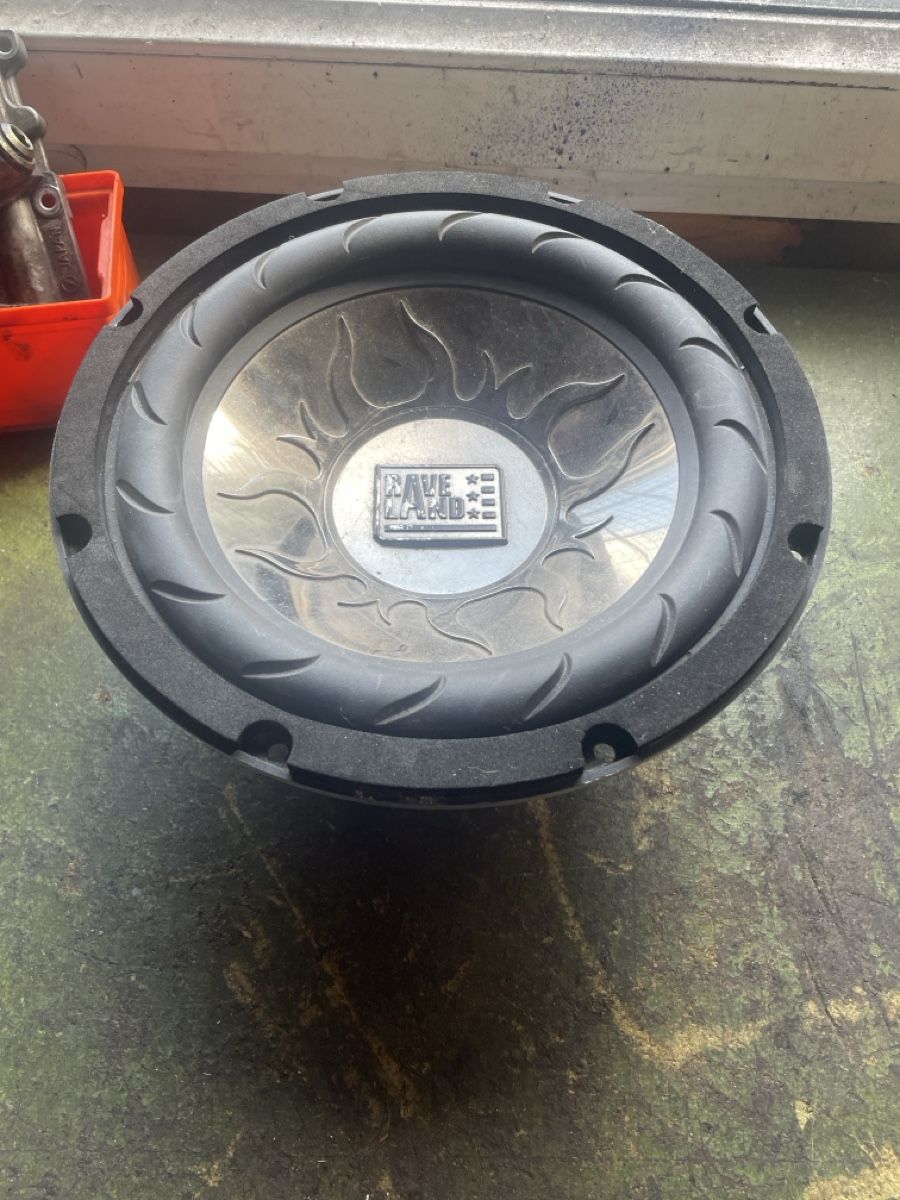Haut-parleurs: Subwoofer – D'occasion à Sax par 17u_lq8l