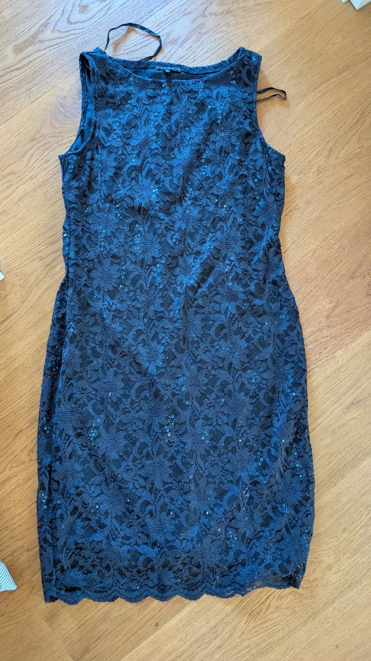Robes: Kleid – Neuf (Voir description) à Läufelfingen par sup_lf5n