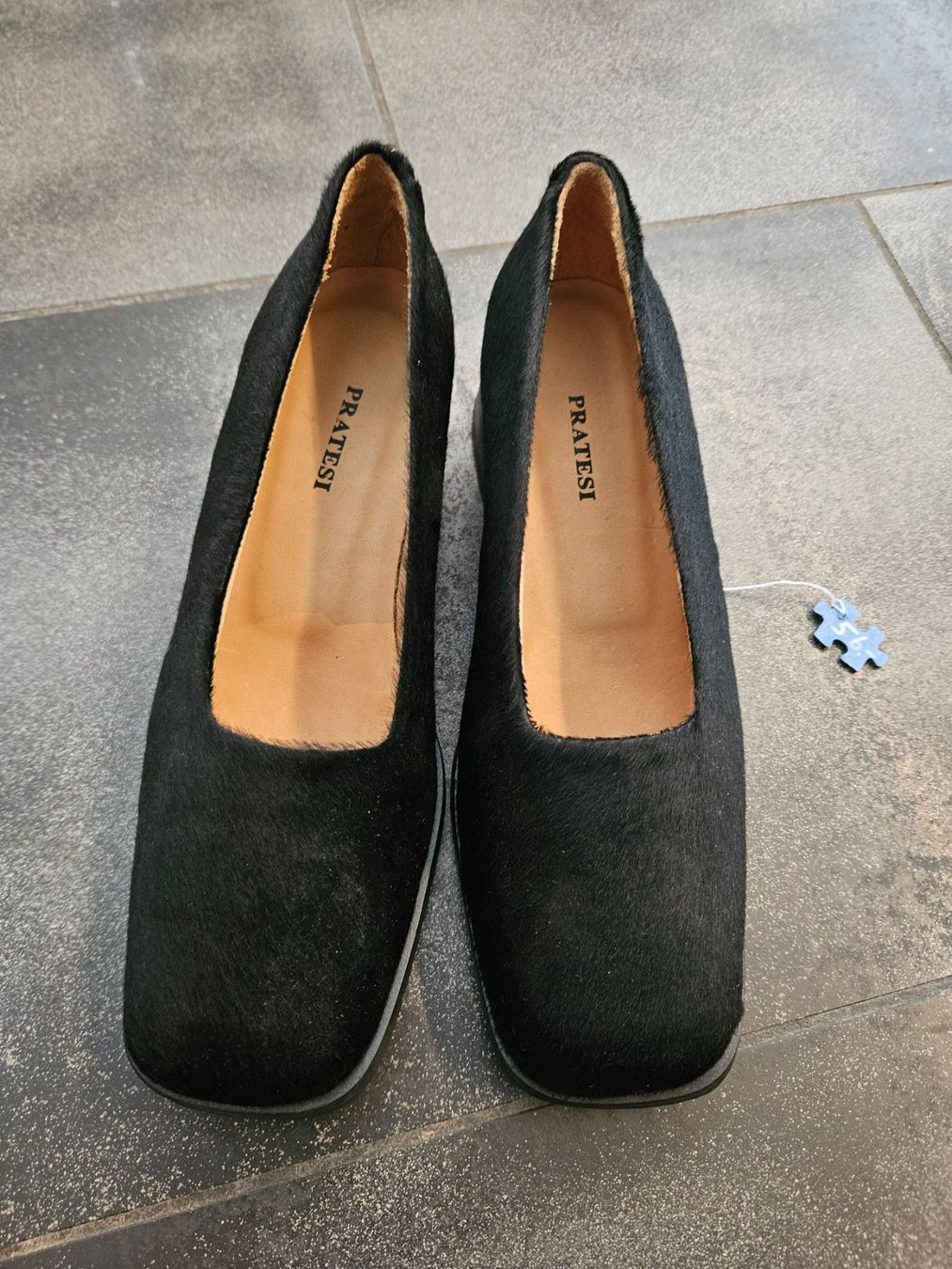 Scarpe da donna: Schwarze Pratesi Echtleder Pumps, Gr. 37 schwarz – Nuovo e nell'imballaggio originale da Ormalingen venduto da nomolnoi