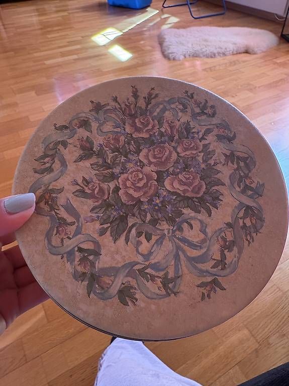 Tutte le decorazioni: Dose aus Taiwan – Usato da Oppligen venduto da Lasvegas79