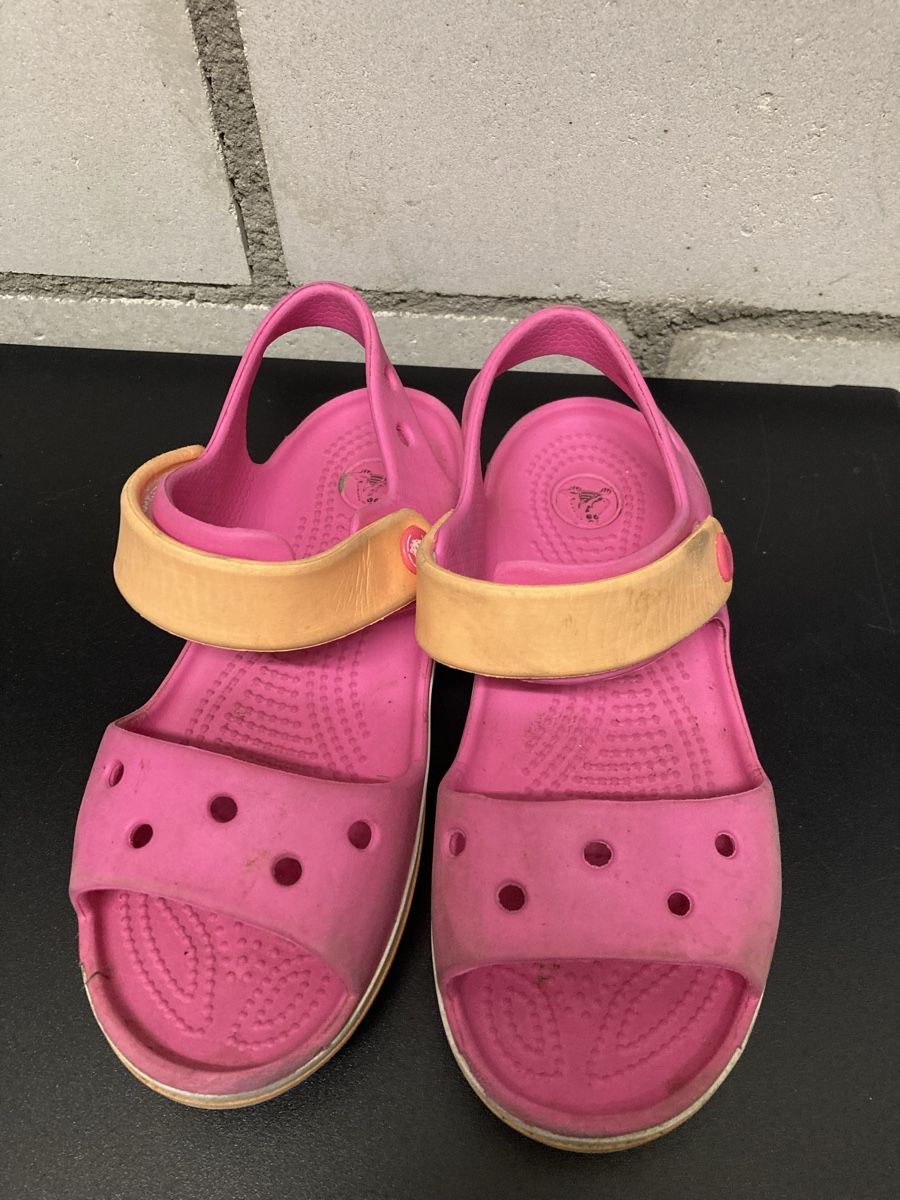Crocs Scarpe per ragazze: Pinke Crocs Sandalen – Usato da Röschenz venduto da rah_8hkj 1