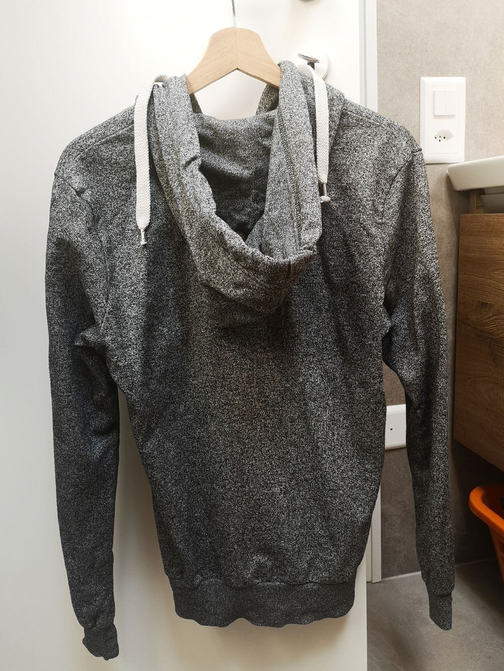Giacche: sweatjacke S, Divided – Nuovo (secondo la descrizione) da Lostallo venduto da cha_lx5j 1