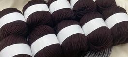 10 Knäuel à 50 g kaffeebraunes Luxus-Seidenmischgarn