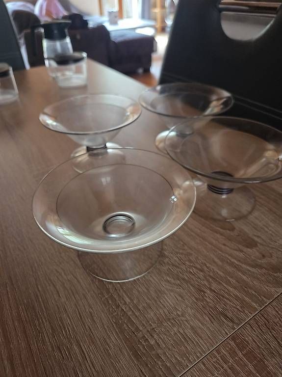 Behälter & Ähnliches: Tupperware coupe à dessert  – Gebraucht aus Vallorbe von Chriggou