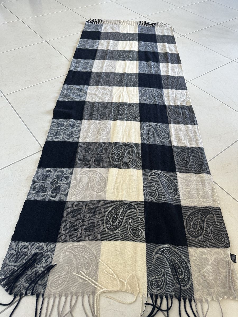 Foulard & Sciarpe: Schal – Nuovo (secondo la descrizione) da Altendorf venduto da Vanessa789