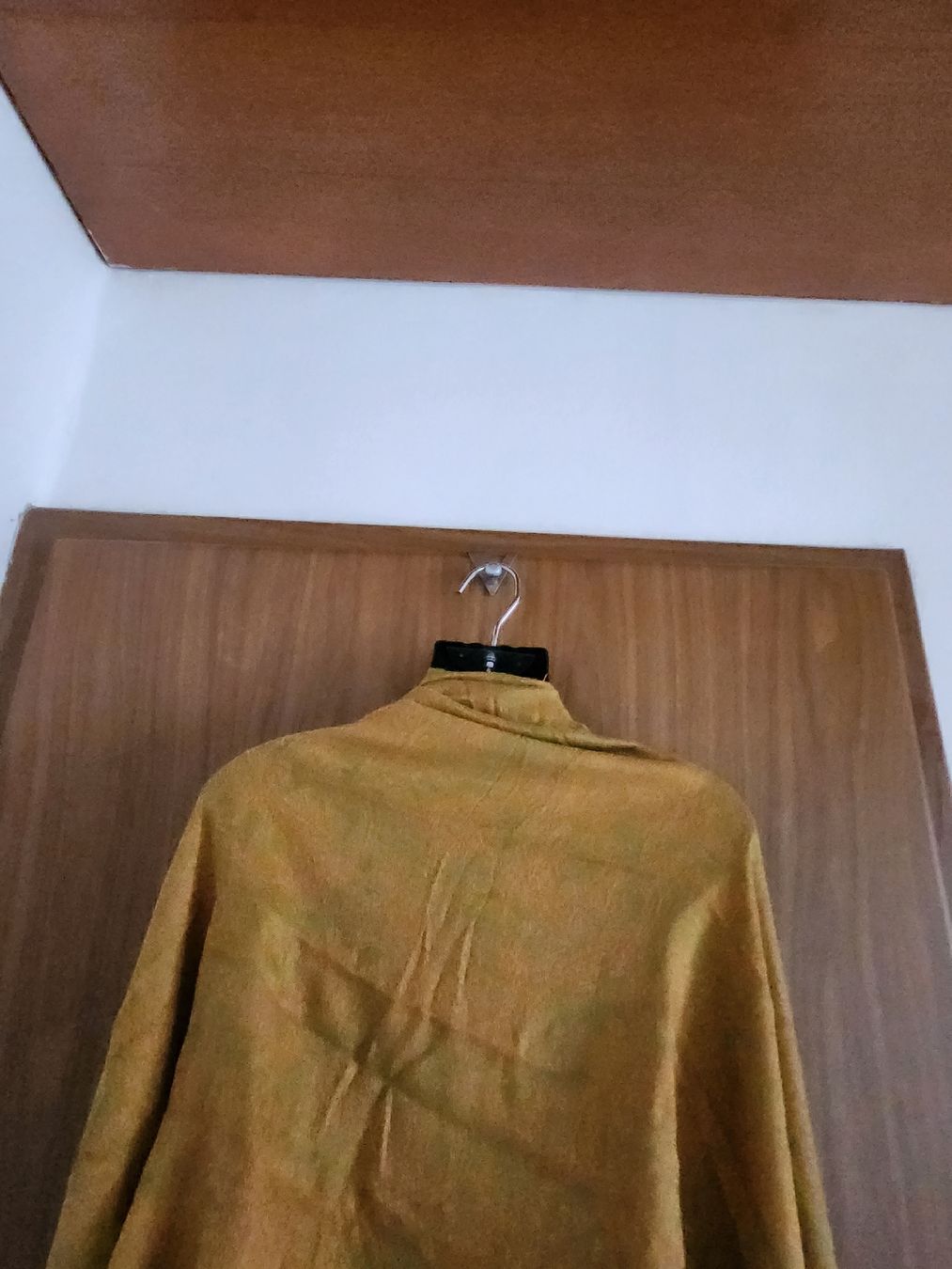 Foulard & Sciarpe: Châle en pashmina et soie, couleur moutarde – Usato da Niedergösgen venduto da Eva2410 2