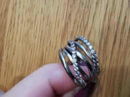 Eleganter Damenring mit funkelnden Zirkonias S. Oliver