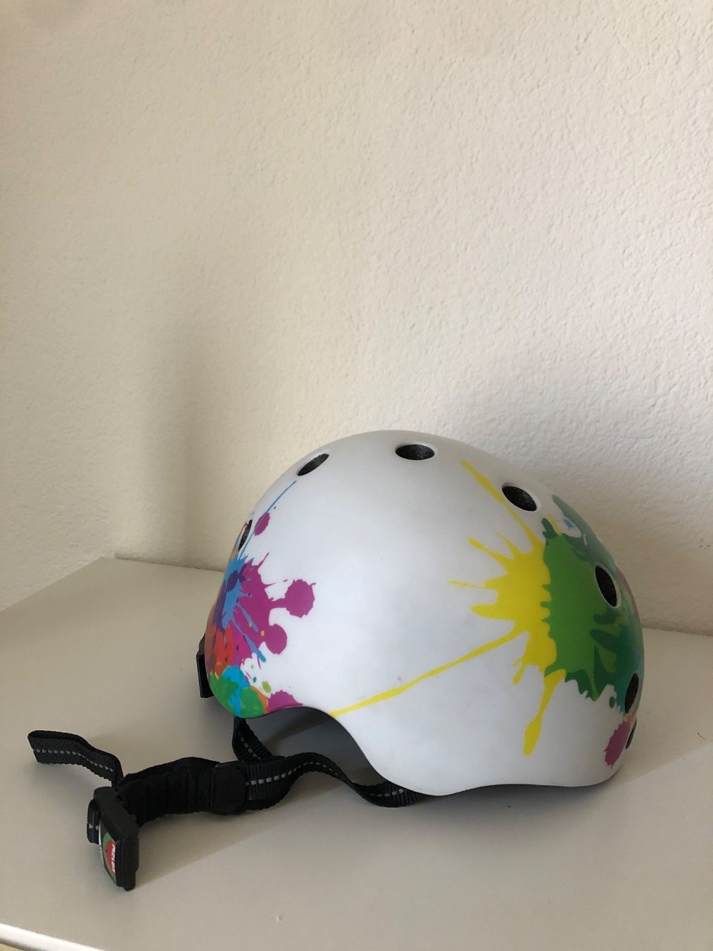 Caschi: Melon Helm Urban Active Coloursplash – Usato da Zürich venduto da vintagist