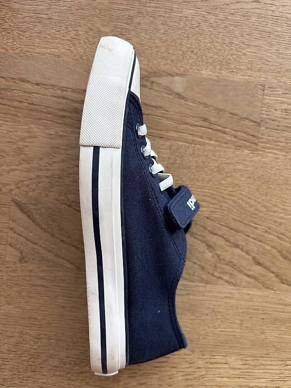 Schuhe für Jungen: Stoffschuhe Sneakers neuwertig Gr.33 – Gebraucht aus Schüpfen von norge84 3