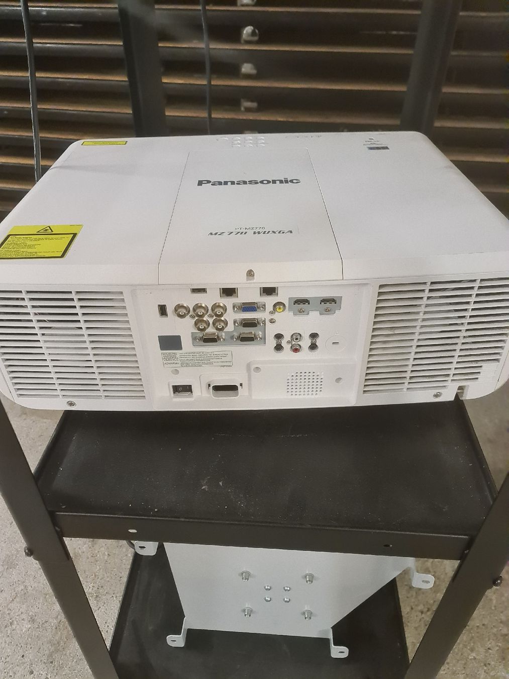 Panasonic Proiettori: Panasonic Projektor MZ170 WUXGA  – Usato da Zürich venduto da chrigel180375 1