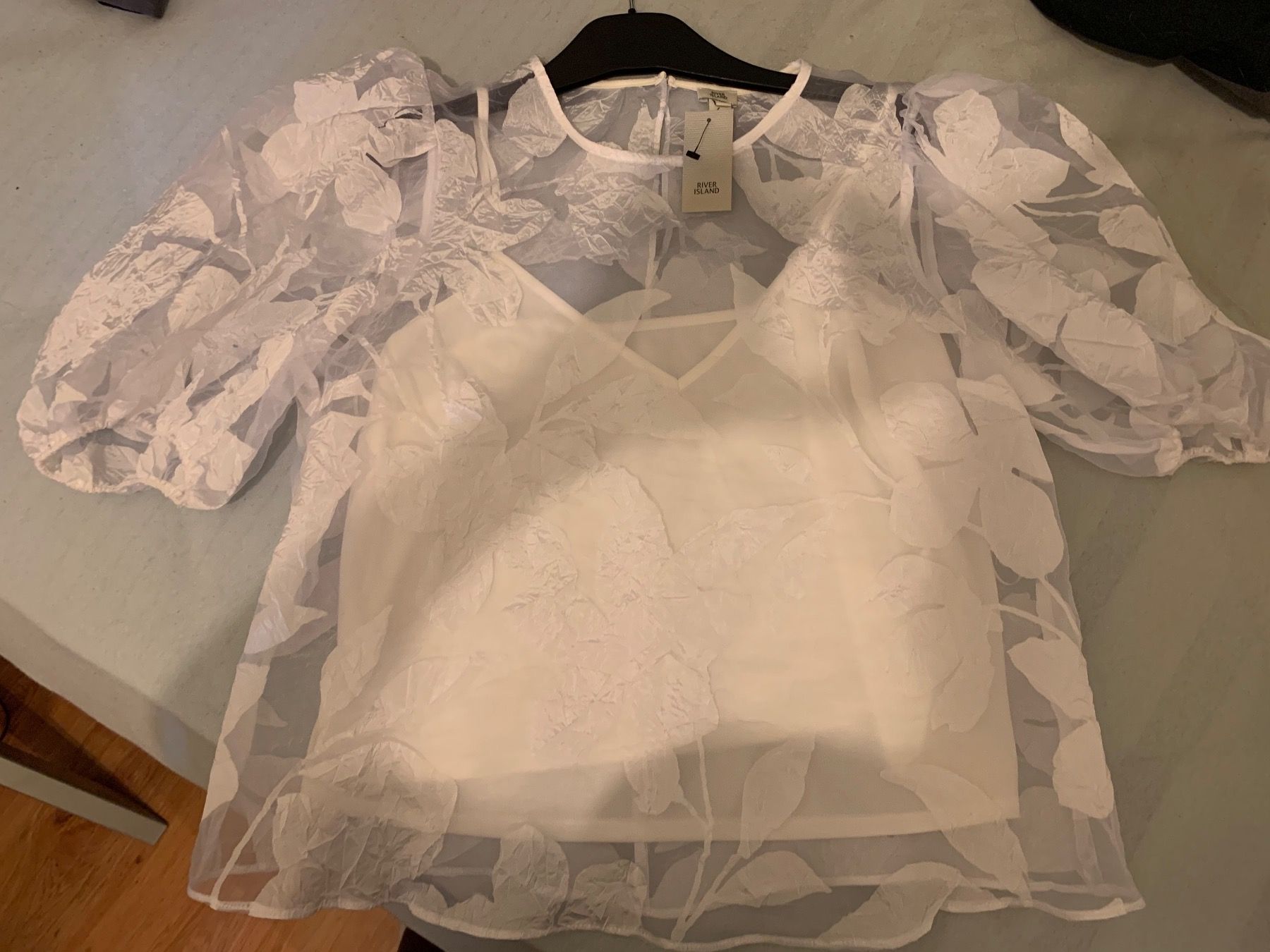 Top: Daman top(neu） – Usato da volketswil venduto da Sisi521