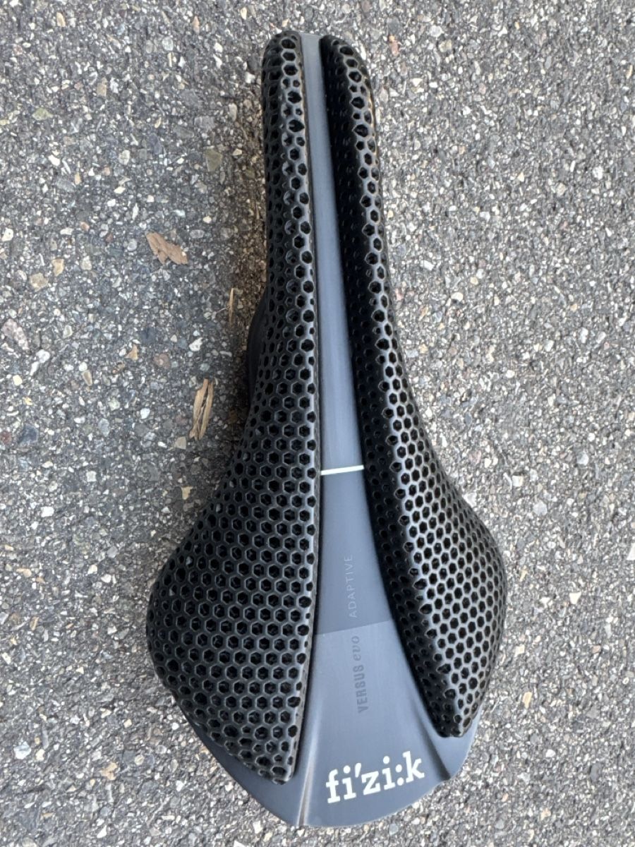 Fizik Pezzi di ricambio: Fizik versus evo adaptive regular Sattel  – Usato da Zürich venduto da MJA4657