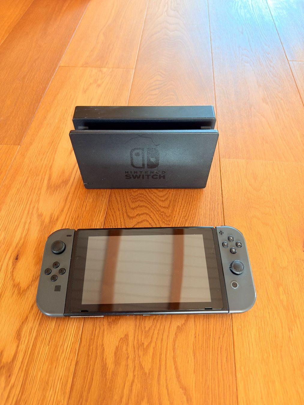 Nintendo Consoles: Nintendo Switch mit 2 extra Controller und 5 Games – D'occasion à Münchenbuchsee par Lukasgraf 1
