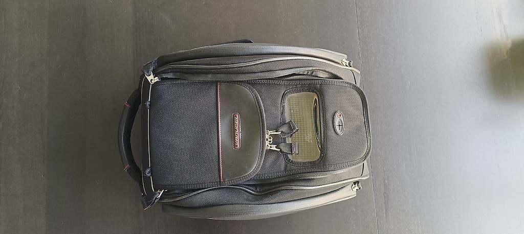 Vanucci Borse: Vintage Vanucci Motorradtasche – Usato da Würenlos venduto da Daveness
