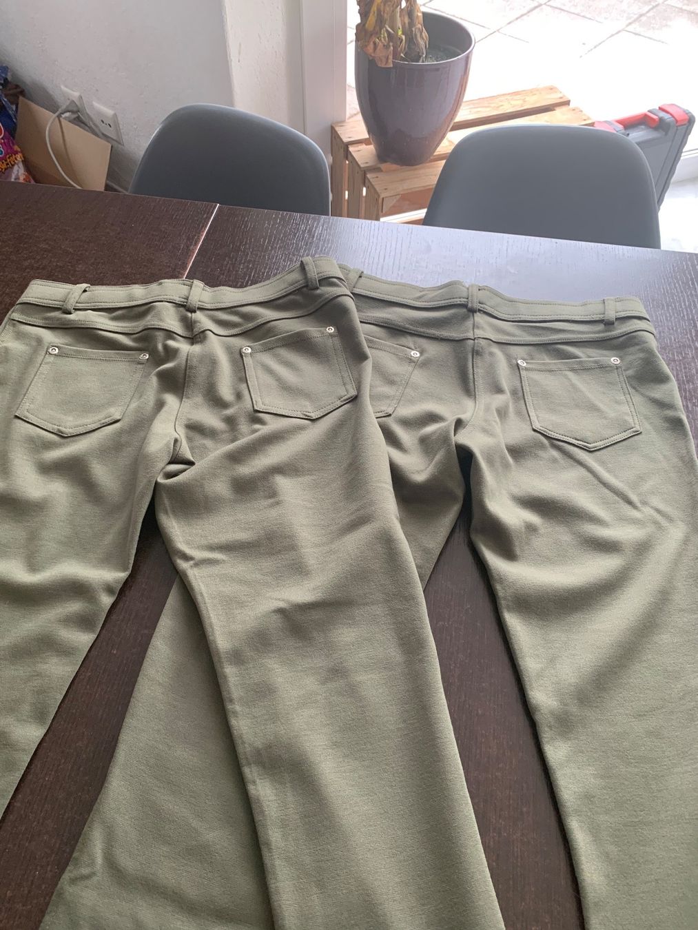 Pantaloni: 2 pantalon taille S – Nuovo (secondo la descrizione) da Domdidier venduto da qatar1973 3