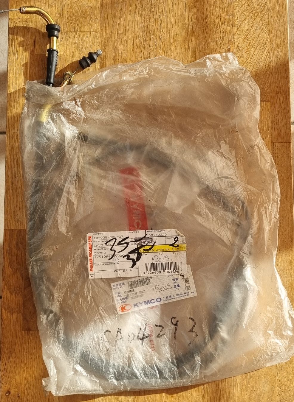 Alle Rollerersatzteile: Cable accélérateur Kymco 17910-KGB5-900 – Neu und originalverpackt aus Ursy von etisaf