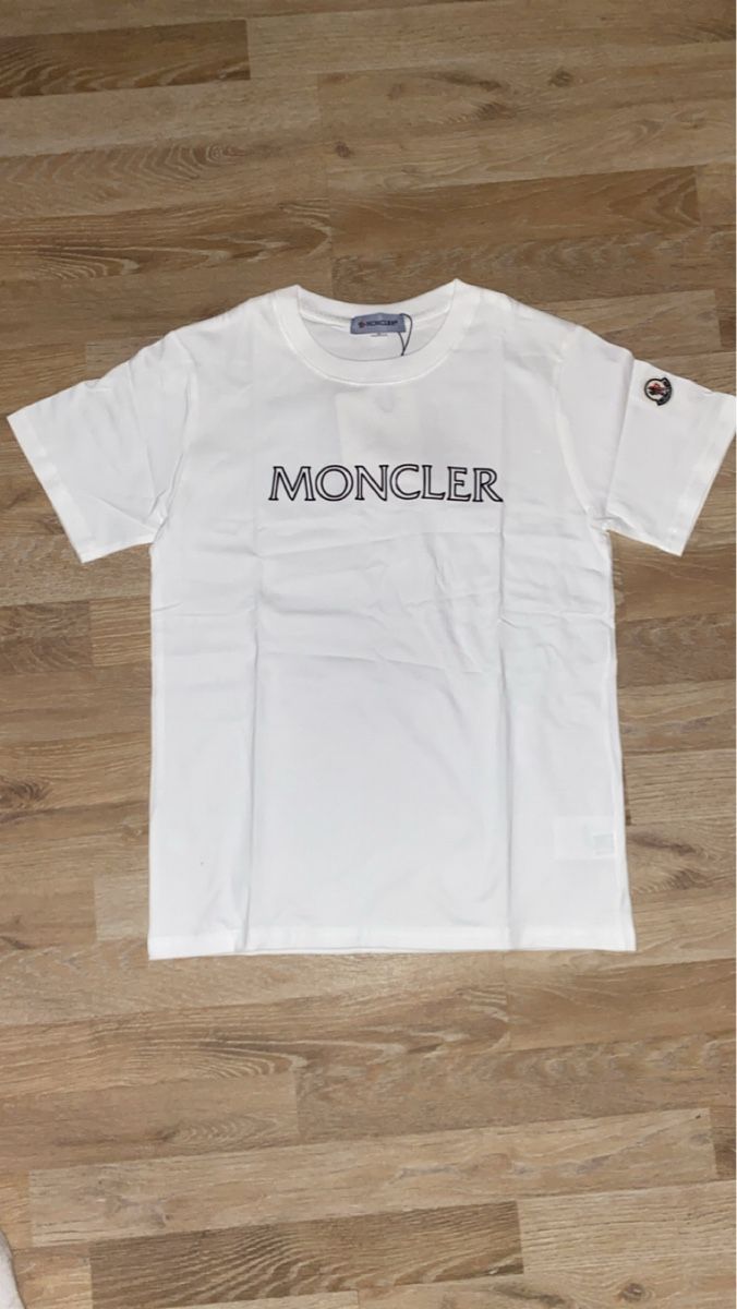 T-shirt: Maglietta bianca  – Nuovo e nell'imballaggio originale da Gorduno venduto da ilm_962n
