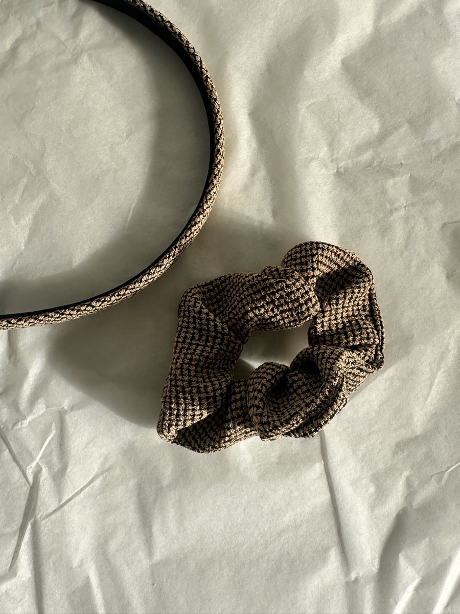 Haarschmuck: Haarband und Scrunchie Set gemustert, neu – Neu und originalverpackt aus Zürich von MaxZurich 1