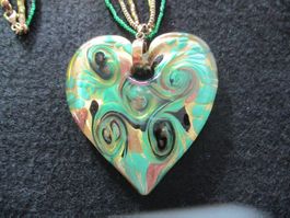 Halskette Murano Glas Herz Anhänger grün goldfarben neu