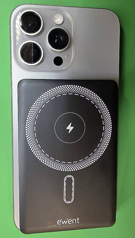 Telefoni cellulari / Smartphones: iPhone 15 pro max è powerbank – Usato da Lugano venduto da inf_v8qm 1