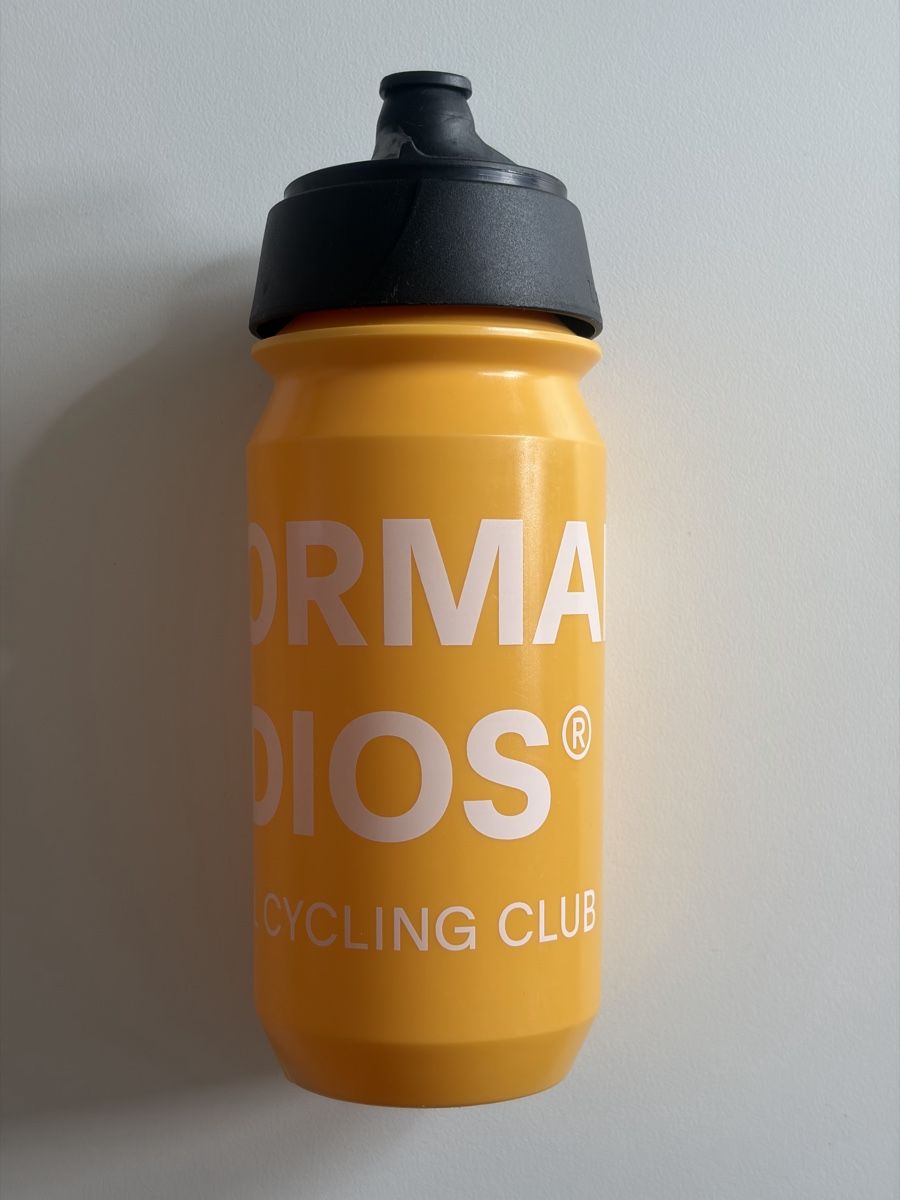 Pas Normal Studios Trinkflaschen & Thermosflaschen: Pas Normal Studio Bottle – Neu (gemäss Beschreibung) aus Zürich von Y.flitz