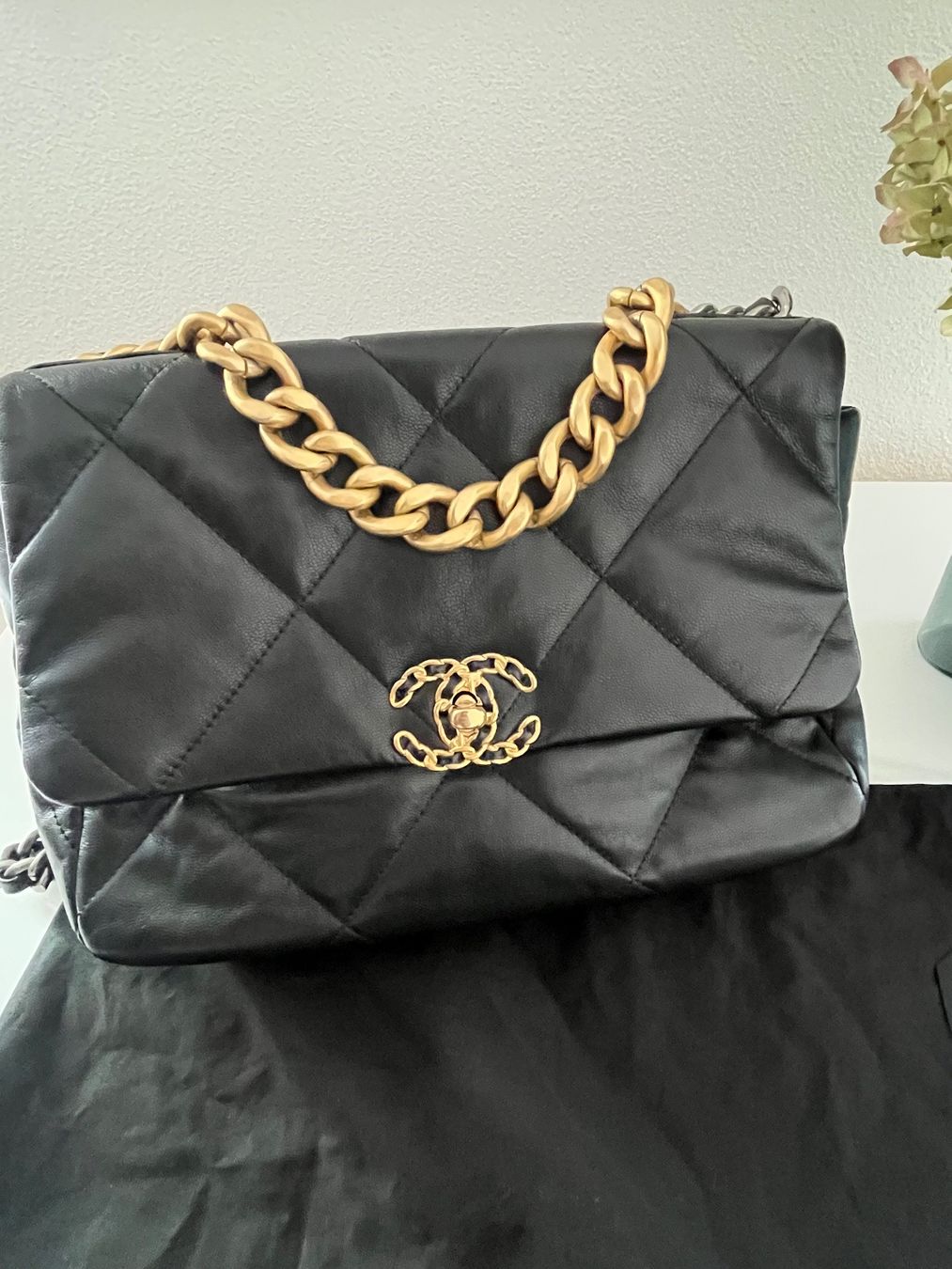 Chanel Borse da donna: Chanel 19 Medium Black – Usato da Zürich venduto da Joellita25 2
