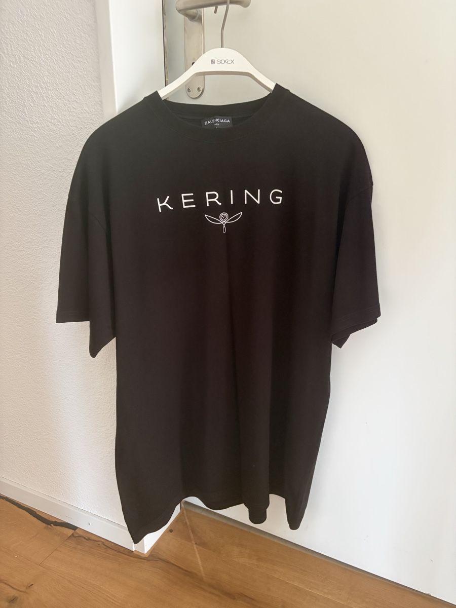 Balenciaga T-Shirts: Balenciaga Tshirt Kering – Gebraucht aus Hägendorf von matty01