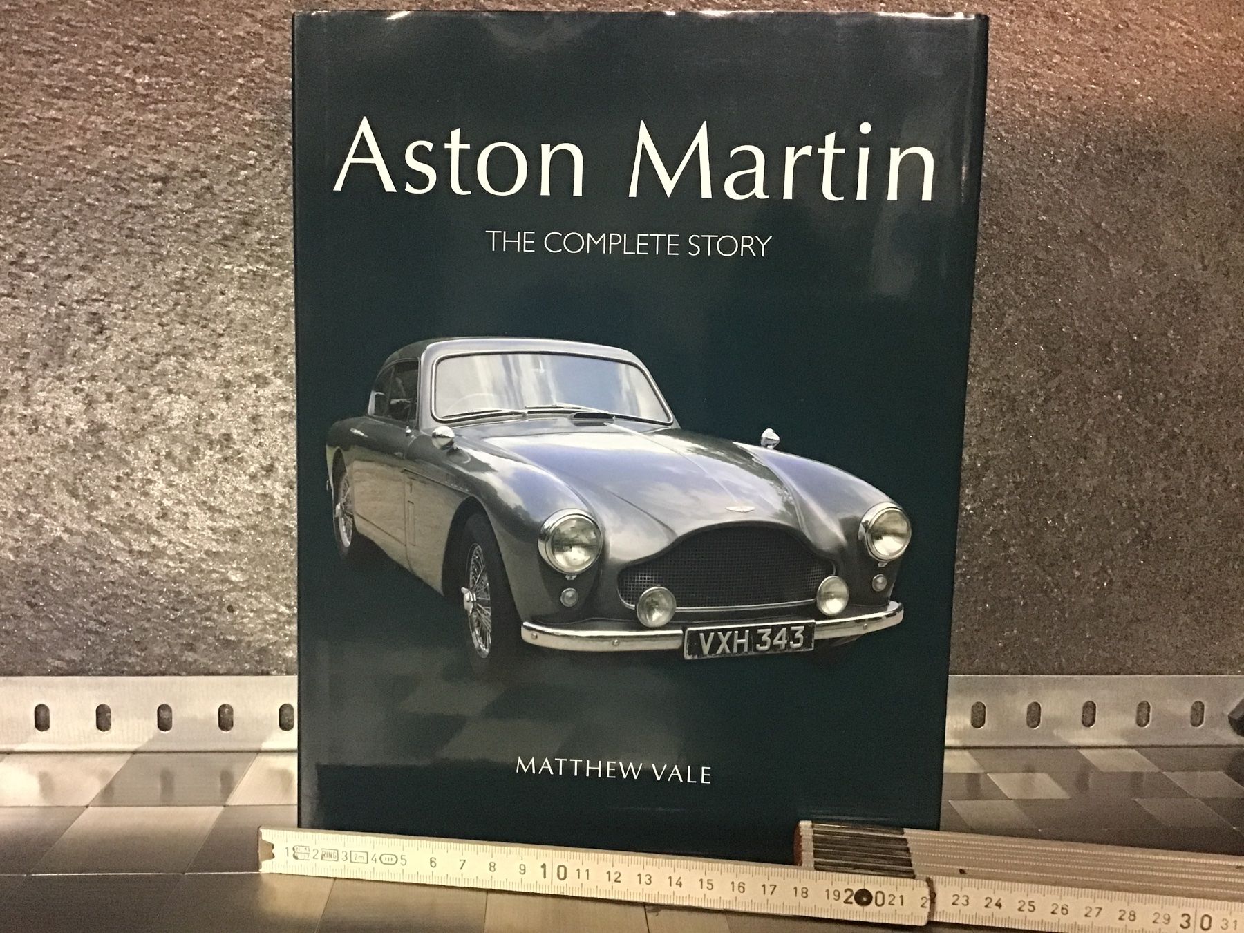 Libri: ASTON MARTIN THE COMPLETE STORY – Usato da Männedorf venduto da Spezial-Modelle