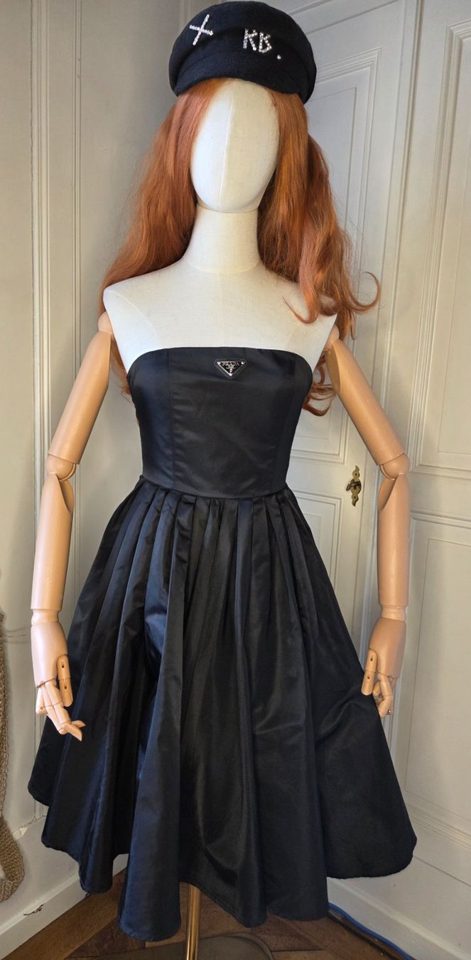 Kleider: ein Nylonkleid – Gebraucht aus Leissigen von ali_k9v8 2