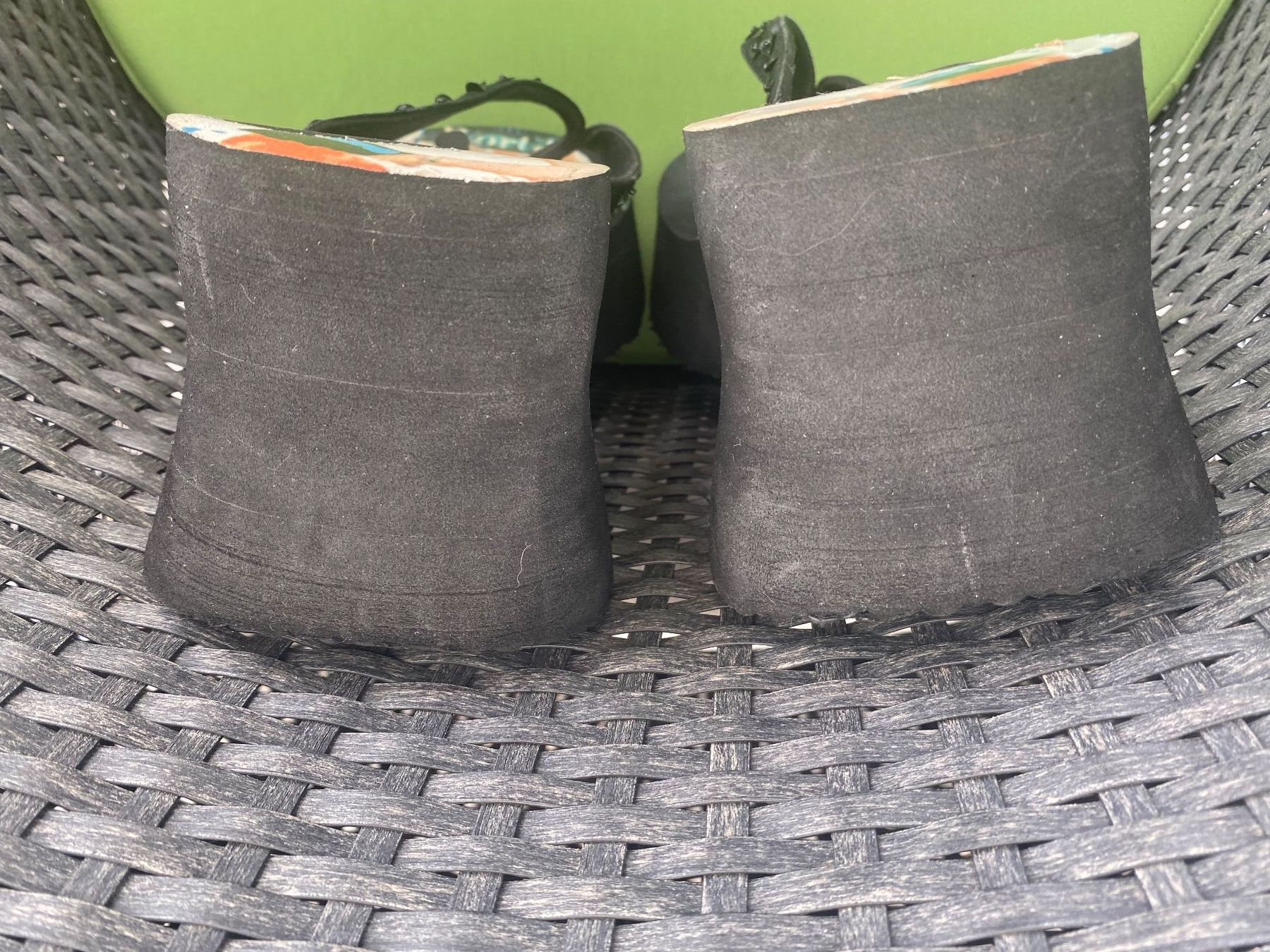 Scarpe da donna: SUMMERTIME - stylische Flip-Flops mit Décor, nero, 40 – Usato da Winkel venduto da ferrari2022 7