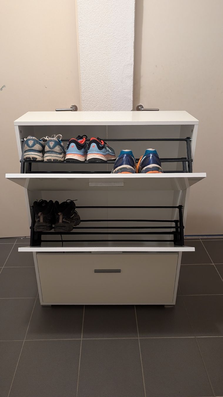 Porte manteau: Schuhregal – D'occasion à Bremgarten b. Bern par mag_jp6y 1