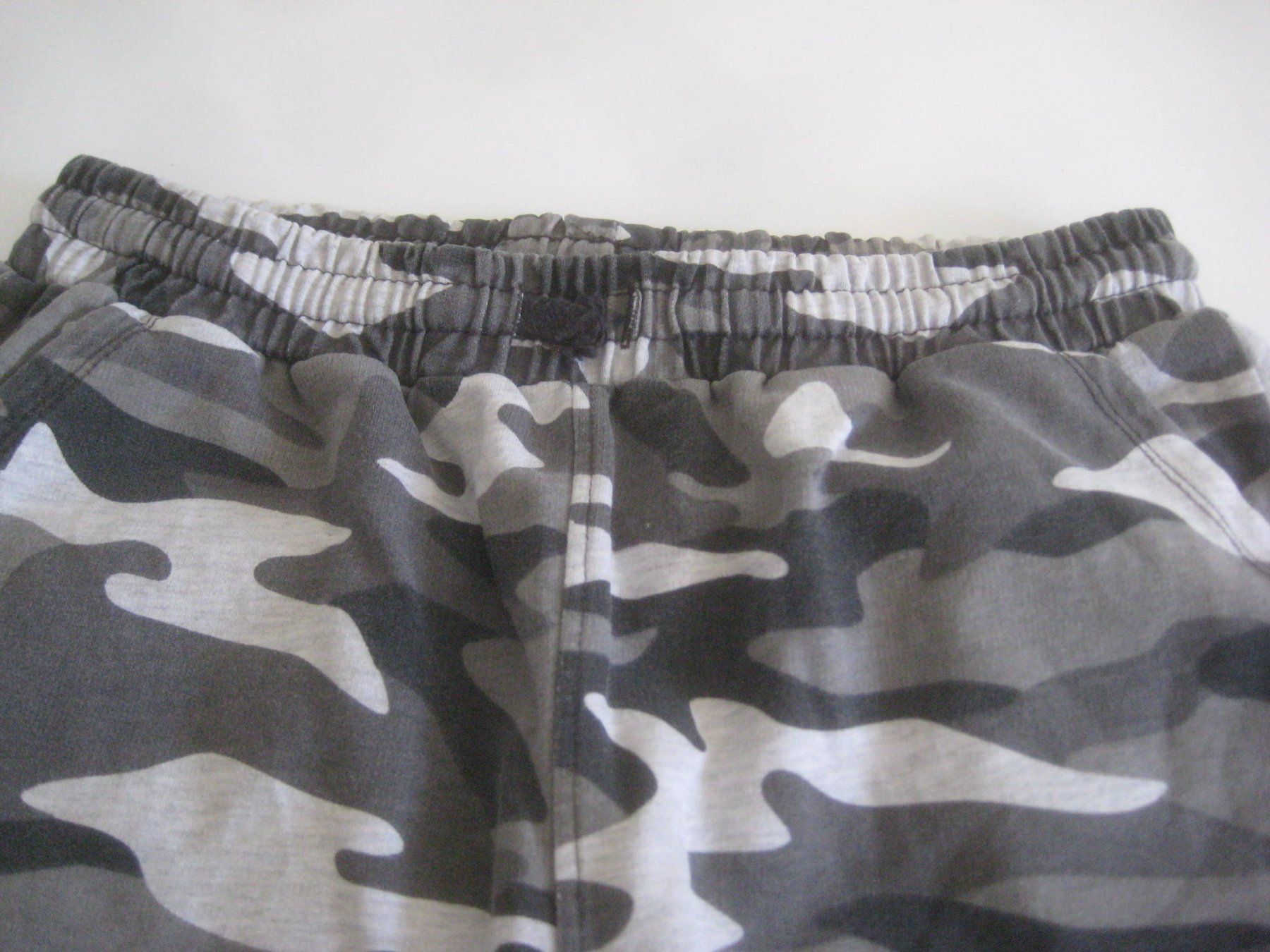 Pantalons: KNABEN  SHORTS – D'occasion à Uster par flocke1 1