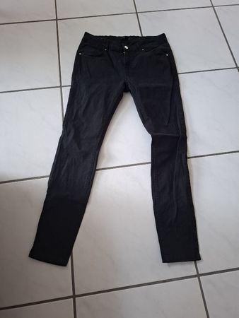 Schwarze Jeans, Top Zustand, Grösse 42